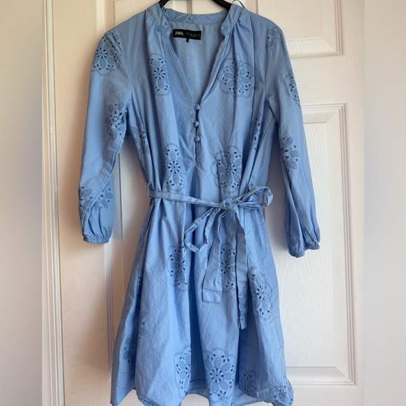 Zara Dresses & Skirts - Zara blue floral dress